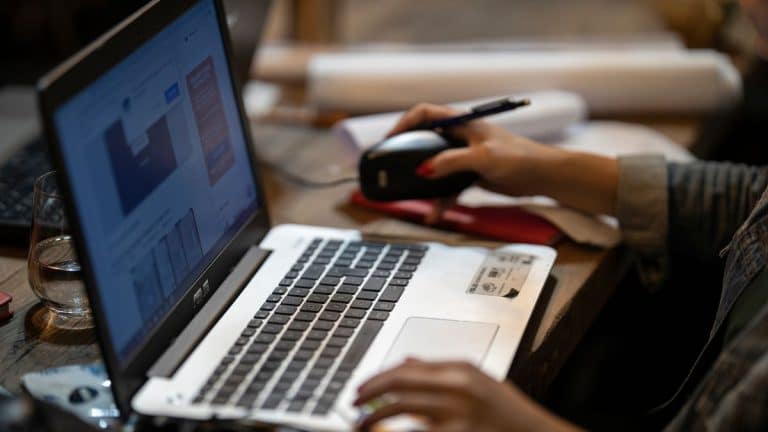 Student Debt in 2025: Creative Alternatives for Refinancing and Faster Repayment